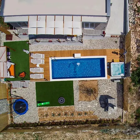 Villa Hedonist *