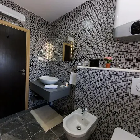 Hedonist * Seget Vranjica