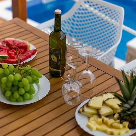 Villa Hedonist *