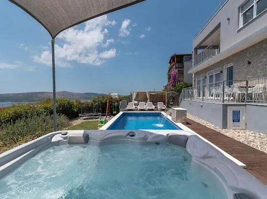 Villa Hedonist Seget Vranjica