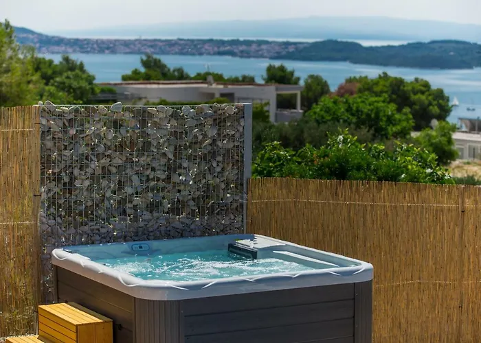Hedonist Villa *